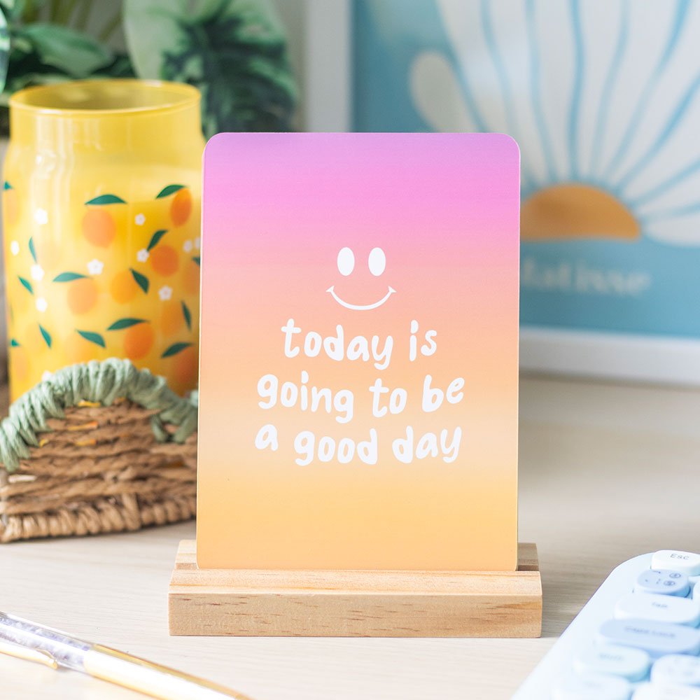 Mindful Moments Affirmation Cards – 10 Messages + Wooden Stand